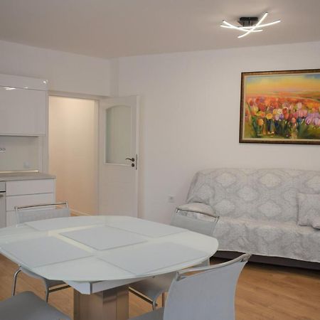 Top Center Apartment Gramophone With Private Parking Burgas by Eksteriør bilde