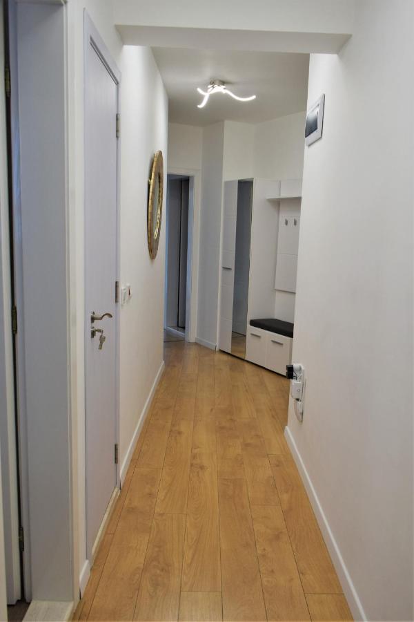 Top Center Apartment Gramophone With Private Parking Burgas by Eksteriør bilde