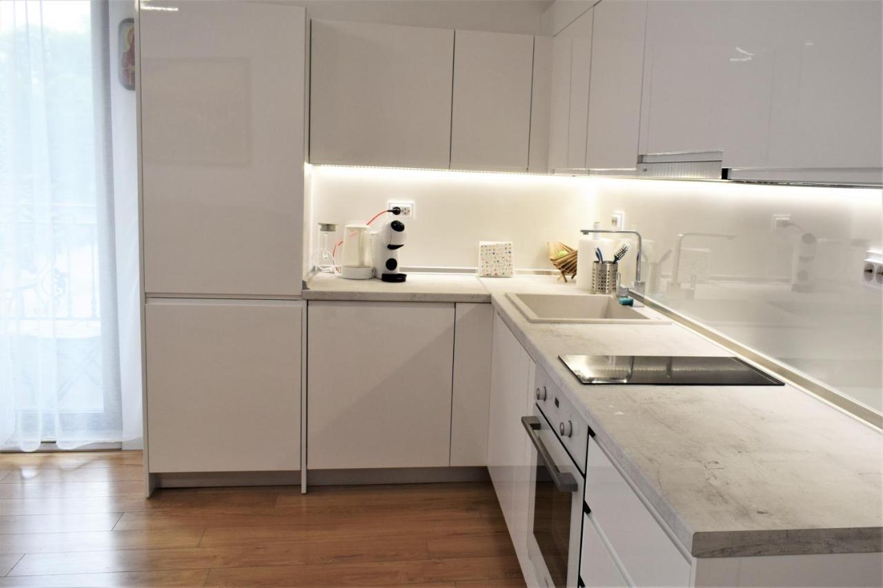 Top Center Apartment Gramophone With Private Parking Burgas by Eksteriør bilde