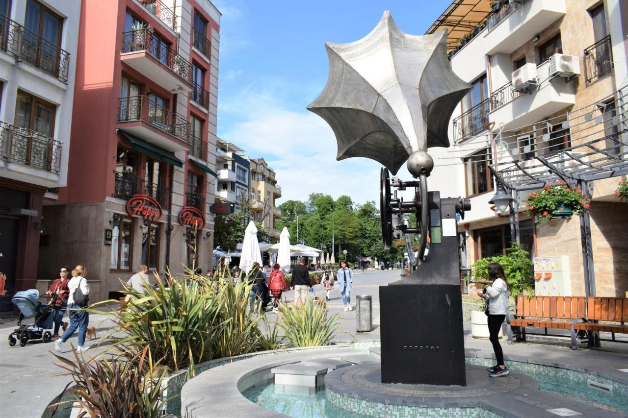 Top Center Apartment Gramophone With Private Parking Burgas by Eksteriør bilde