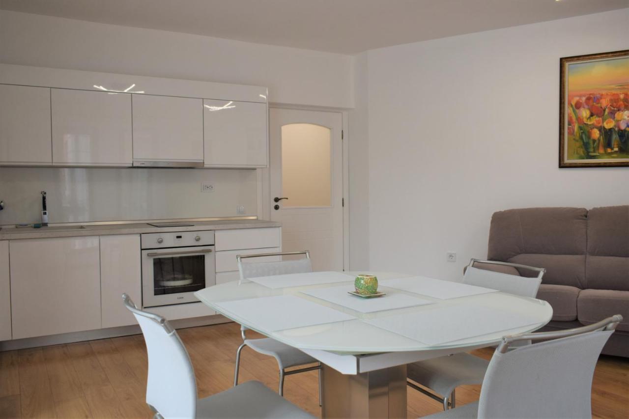 Top Center Apartment Gramophone With Private Parking Burgas by Eksteriør bilde