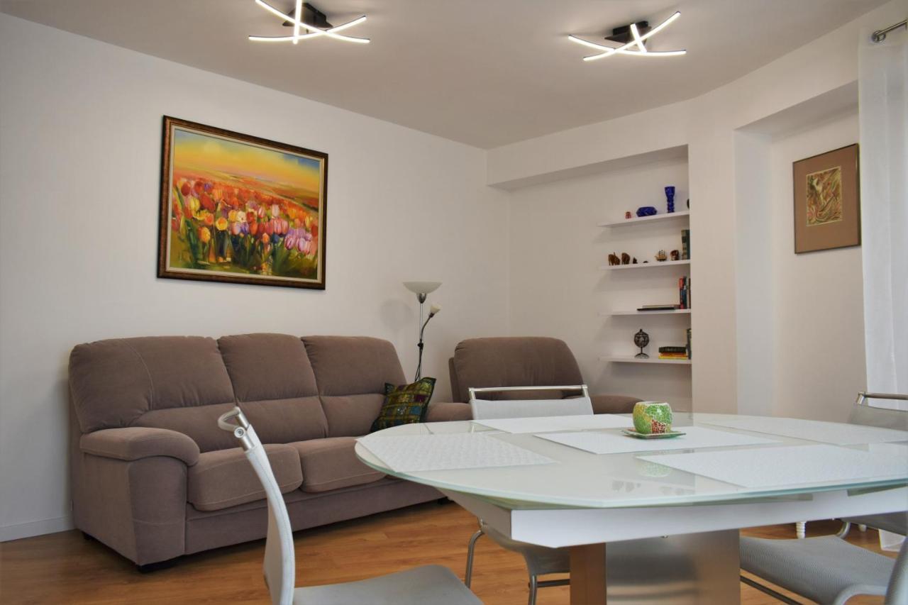 Top Center Apartment Gramophone With Private Parking Burgas by Eksteriør bilde